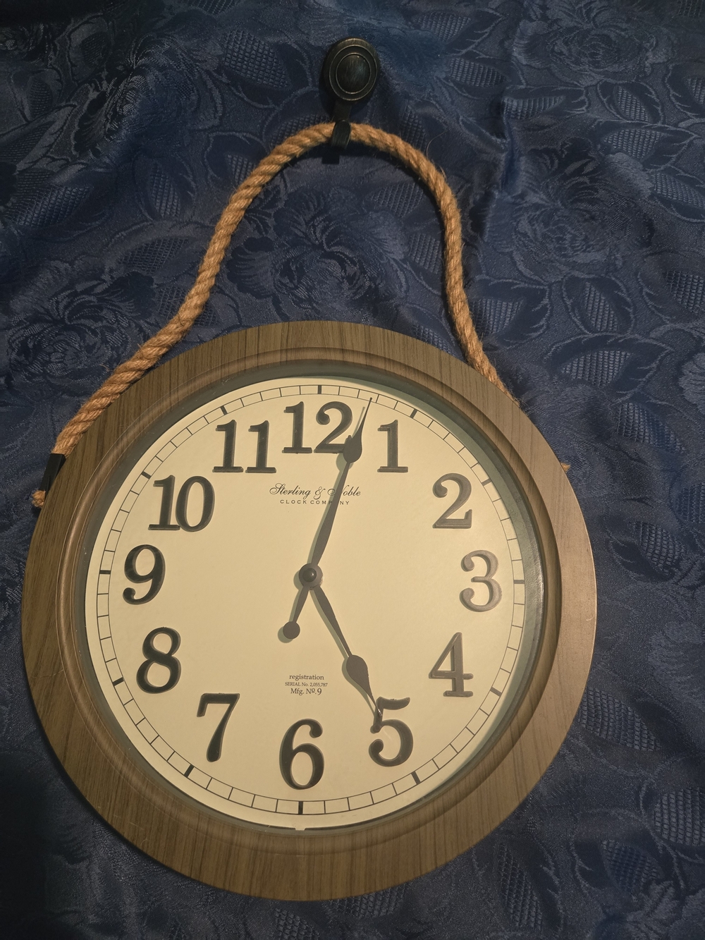 Vintage-Style Rope Hanging Wall Clock - Brown